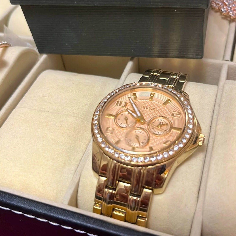 Guess watch